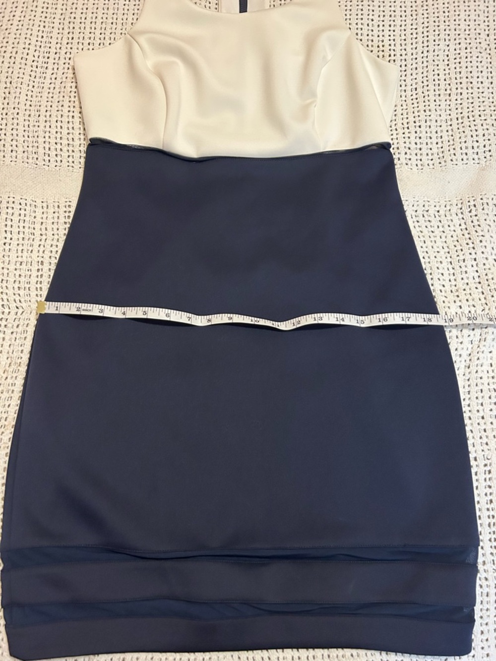 Guess Two-Tone Racerback Sheath Mini Dress in White and Navy Size 12 - Picture 6 of 8